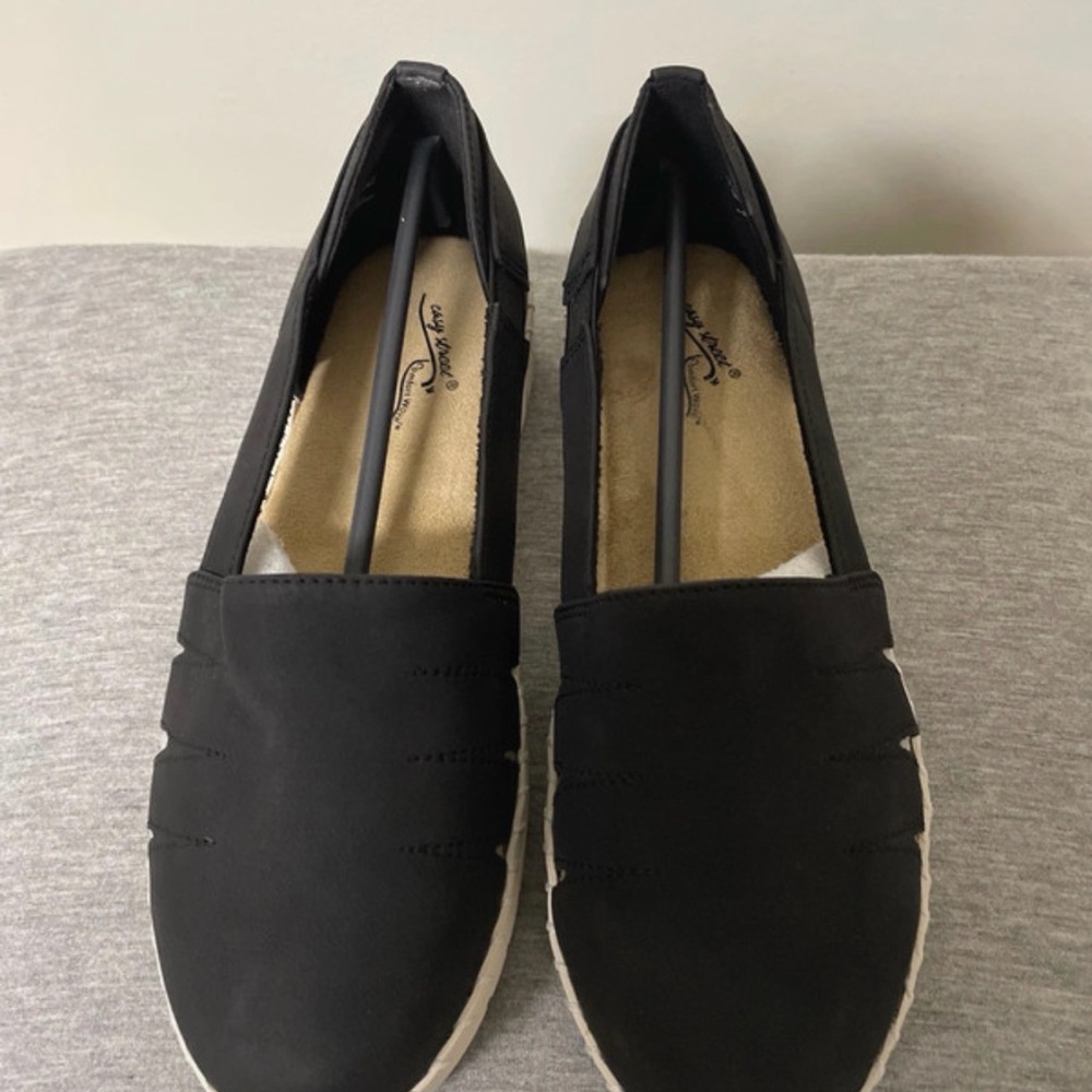 easy street Black Slip-On Casual Flats